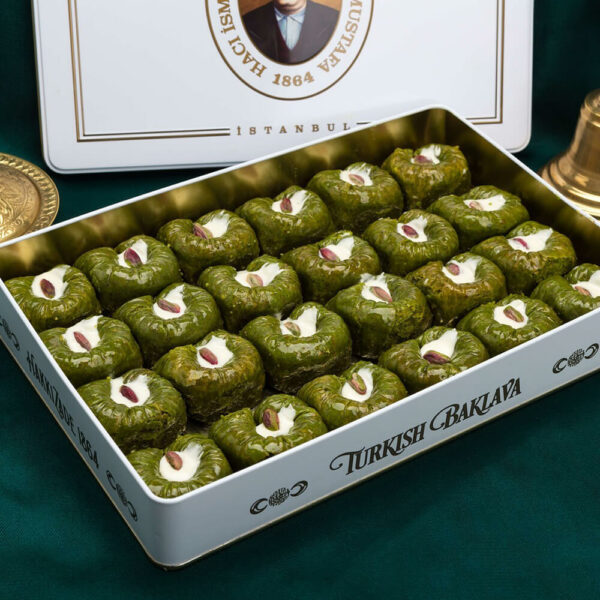 hafiz mustafa padishah baklava with pistachio box 1 600x600
