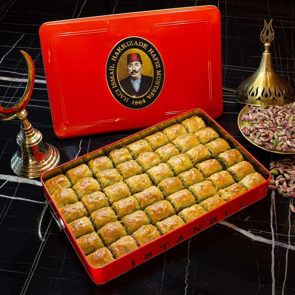 hafiz mustafa winding baklava with pistachio box 600x600